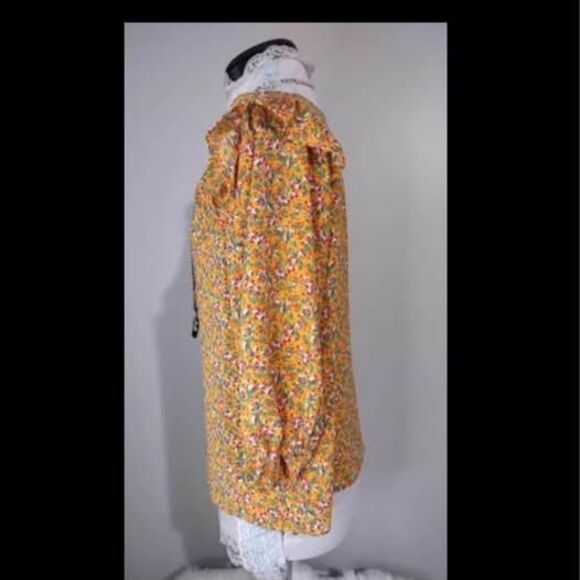 Blouse Medium W5 Ruffled taper Sleeve ruffle should pit-pit=21” length=23” C3047 - Picture 3 of 5